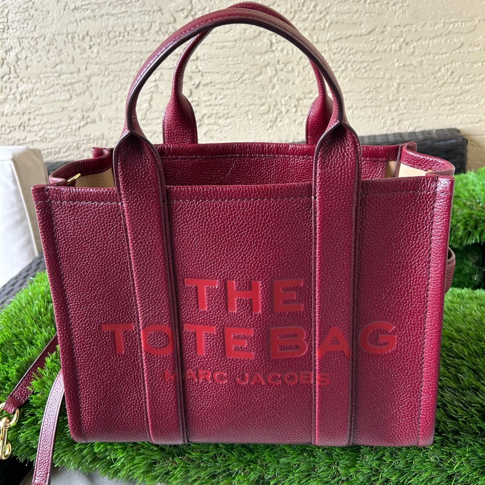 ❌SOLD❌ Marc Jacobs MEDIUM Leather Tote- cherry
